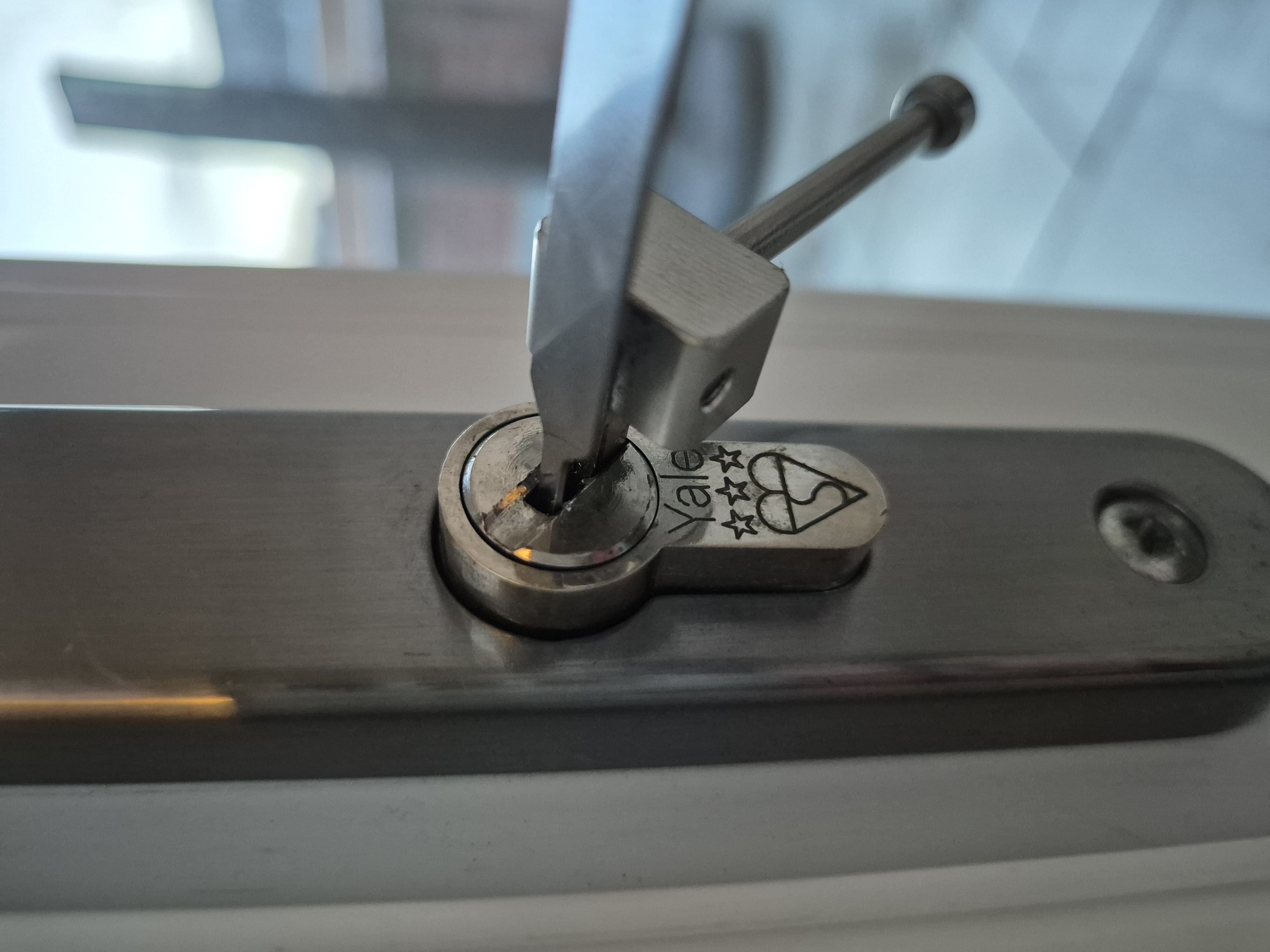 Yale Platinum 3 Star Anti Snap Lock
